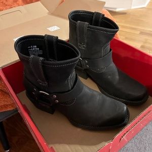 7 inch height ankle harness boots